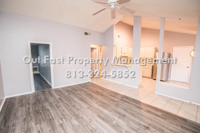 Building Photo - 2764 Kavalier Dr