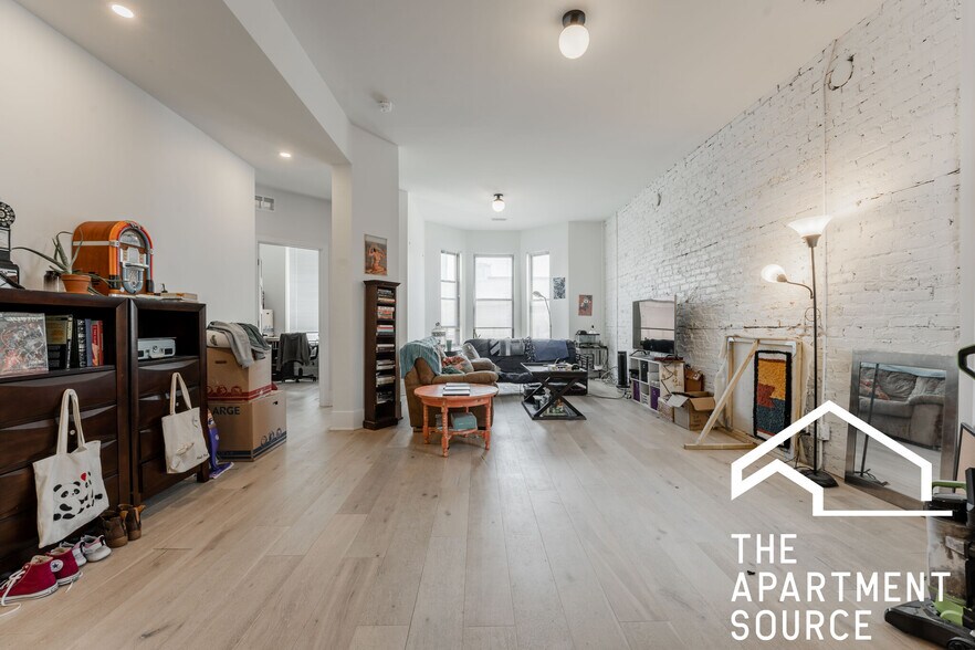 Building Photo - 324 S Racine Ave