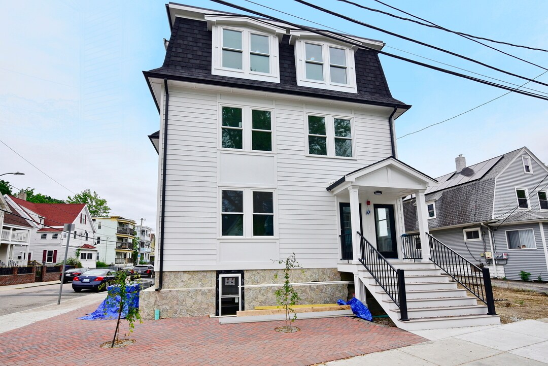 Building Photo - 116 Evans St