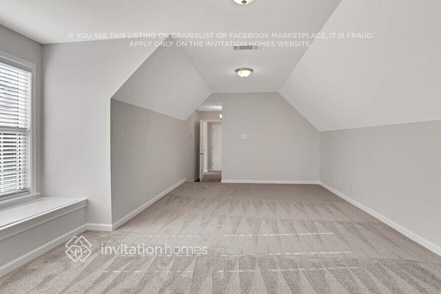 Building Photo - 1240 Oriole Dr SW