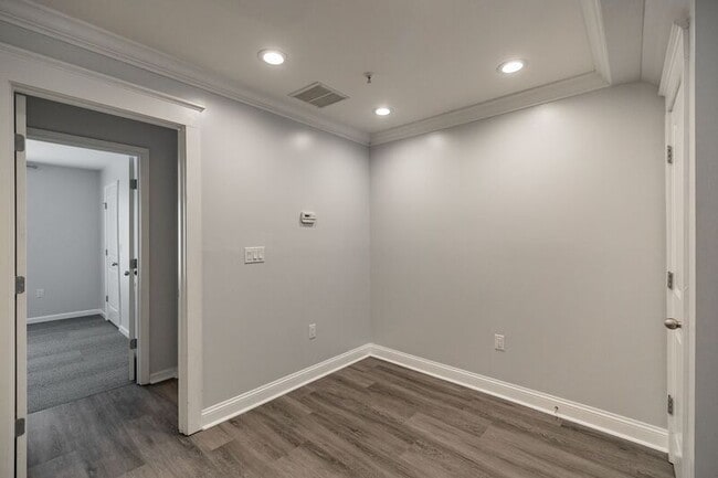 Building Photo - 1035 Barnett Shoals Rd