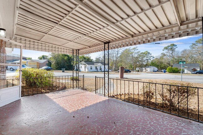 Building Photo - 409 Wilkes Rd