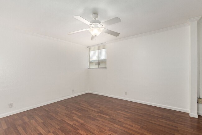 Building Photo - Phoenix apartment in ideal location!