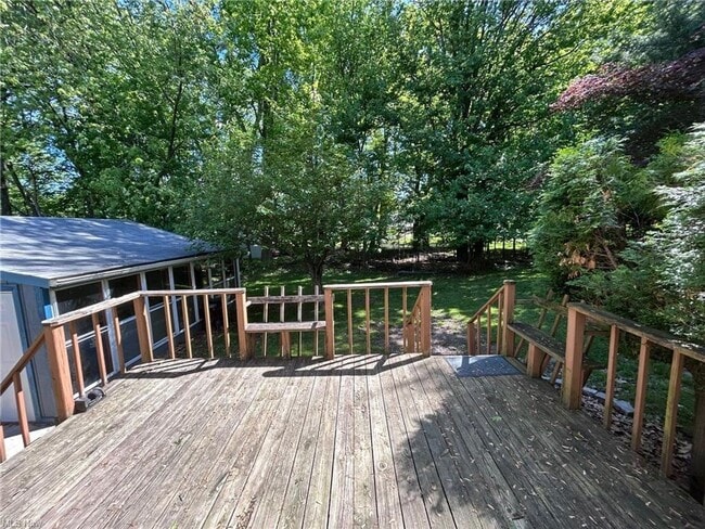 Building Photo - Lakeview 3 Bedroom  1.5 Bath  Home for Ren...