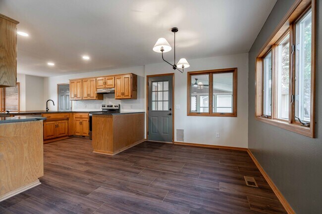 Building Photo - Charming 3-bedroom 2 bath Home in Bella Vi...
