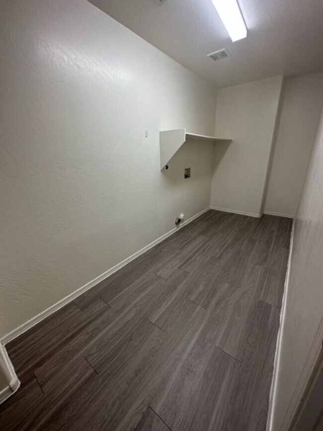 Building Photo - Mesa East Valley Home near Desert Ridge High