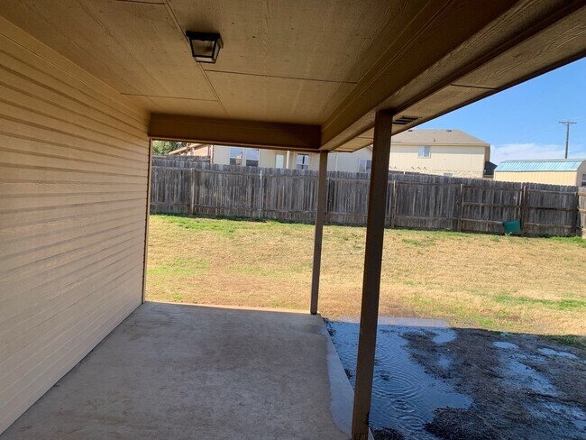 Building Photo - 6109 Newcastle Dr