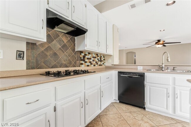 Building Photo - 1733 Tesara Vista Pl