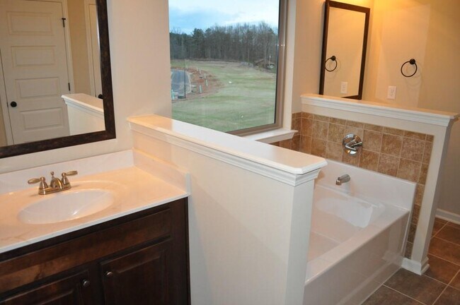 Building Photo - 1455 Forest Brook Trail
