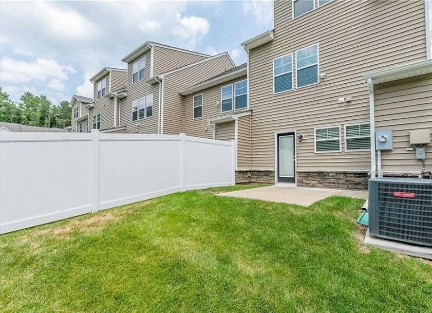 Building Photo - 10620 Marions Pl