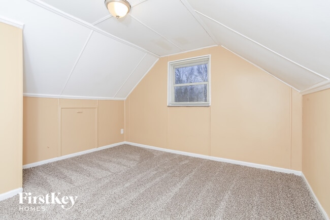 Building Photo - 714 Ivyhill Dr