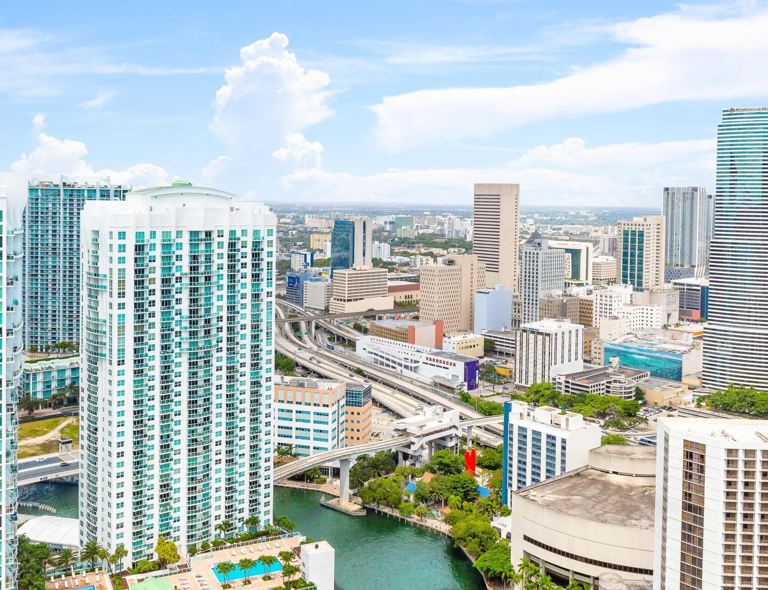 Building Photo - 485 Brickell Ave