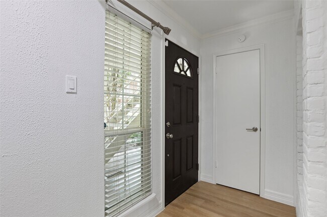 Building Photo - 857 Wax Myrtle Ln