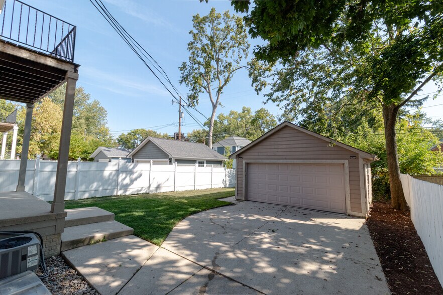 Building Photo - 3334 Cummings Ave