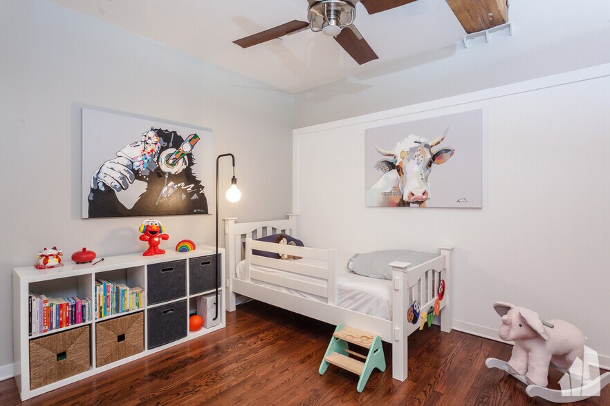 Building Photo - 1750 N Wolcott Ave