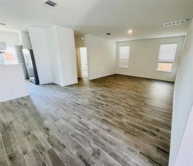 Building Photo - 125 Bennington Dr