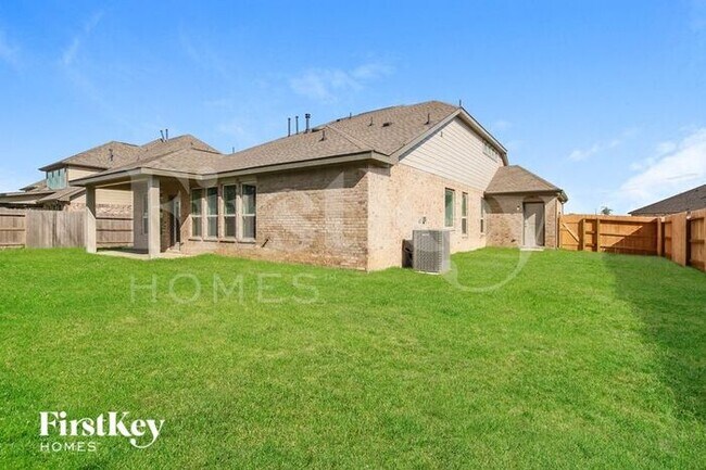 Building Photo - 15122 Arlington Park Ave
