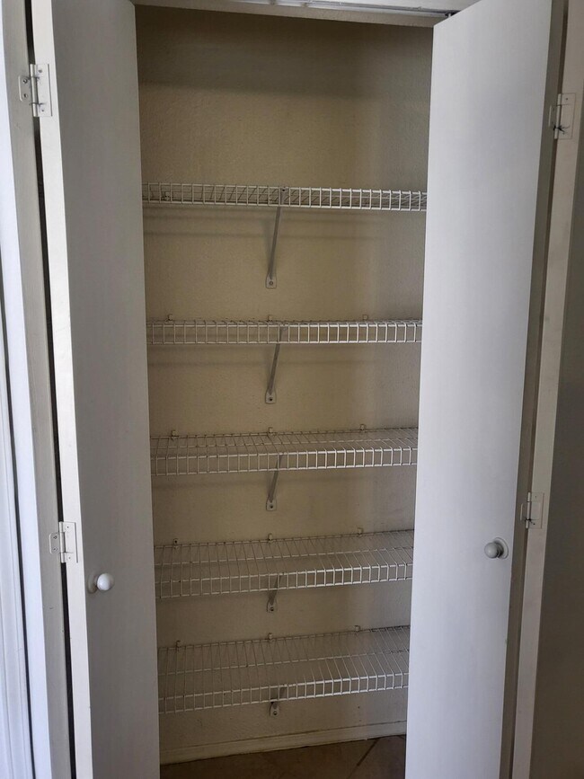 Building Photo - 3008 Laurel Meadows Dr