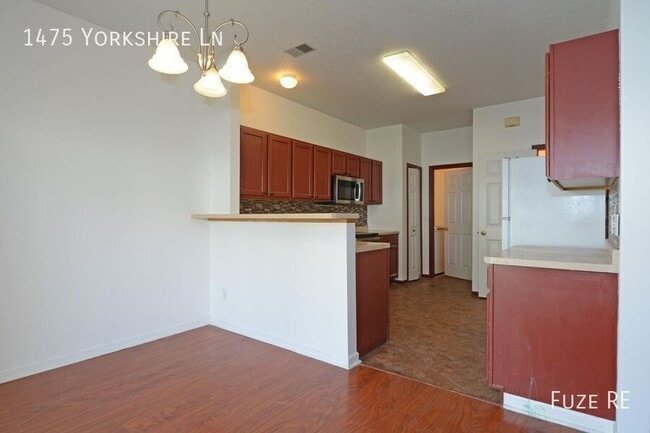 Building Photo - 1475 Yorkshire Ln