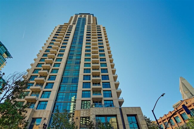 Building Photo - 550 Front St