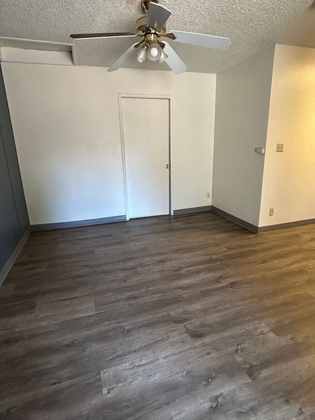 Building Photo - 1020 Warner St