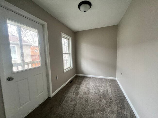 Building Photo - **COMING SOON!** 5 bedroom 2 Full bathroom home in Carlisle PA!