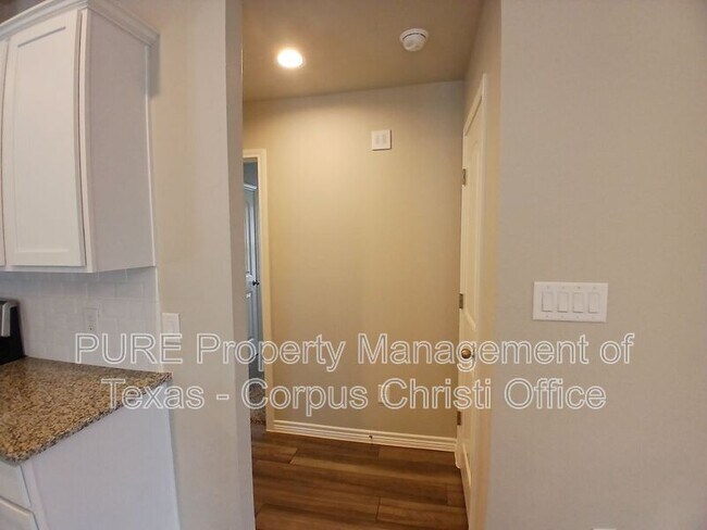 Building Photo - 7610 Rustler Ln