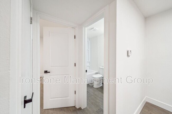 Building Photo - 3171 E 49th St