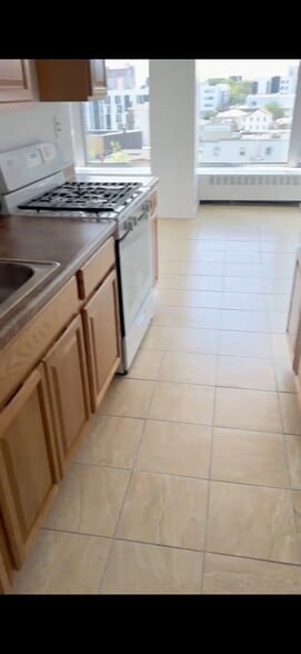 Building Photo - 25 Clifton Ave