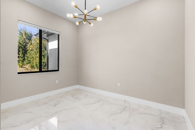 Building Photo - 1115 NW 25th Ave