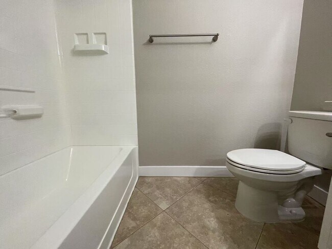 Building Photo - Inside the gated community townhouse