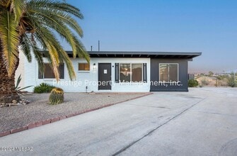 Building Photo - Look! This 3/2 Upgraded  East Side Charmer Is What You Have Been Looking For!