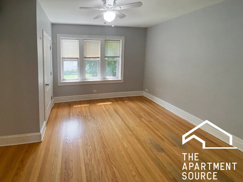Primary Photo - 4103 W Nelson St