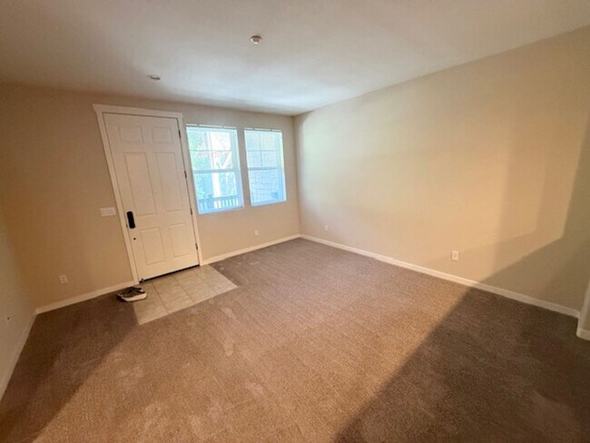 Building Photo - Well-Kept 2BD/2BA Condo Near Downtown Livermore! - Extra Large 2.5 Car Garage with Additional Sto...