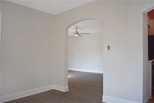 Building Photo - 905 Burchfield Rd