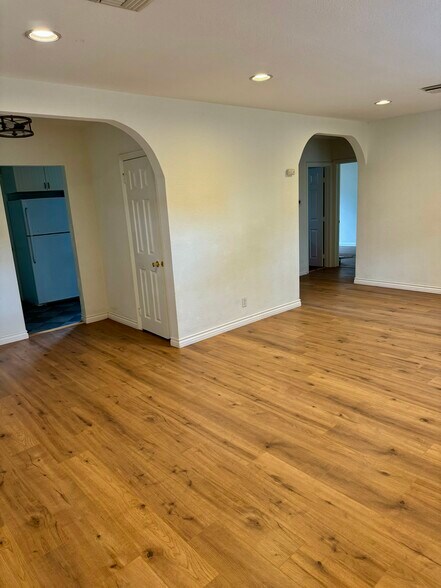 Building Photo - 8064 Sepulveda Blvd