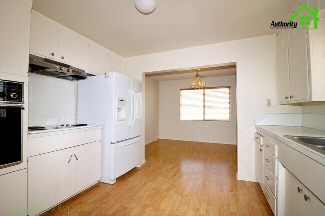 Building Photo - 21627 7 Lakes Rd