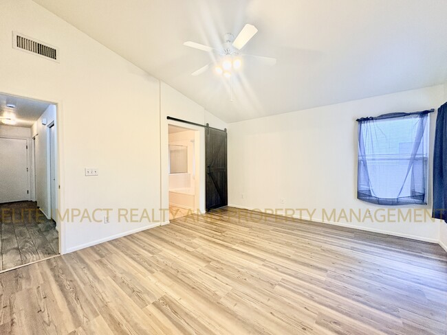 Building Photo - 9073 E Muleshoe St