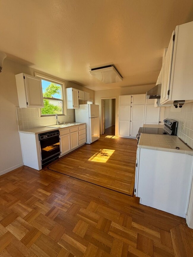 Building Photo - 4BD/3BA Two-Story Home | Flexible Layout + Big Backyard