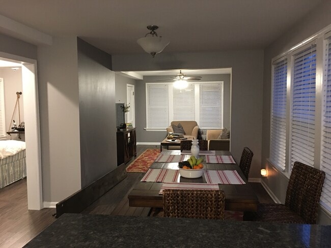 Building Photo - 146 N Brockway St