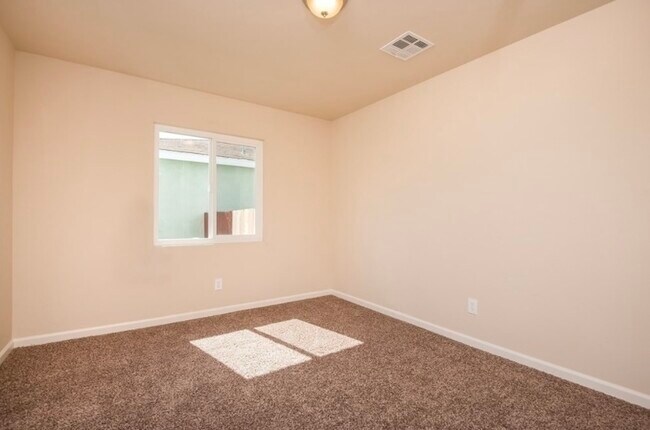 Building Photo - 834 Olive Ave