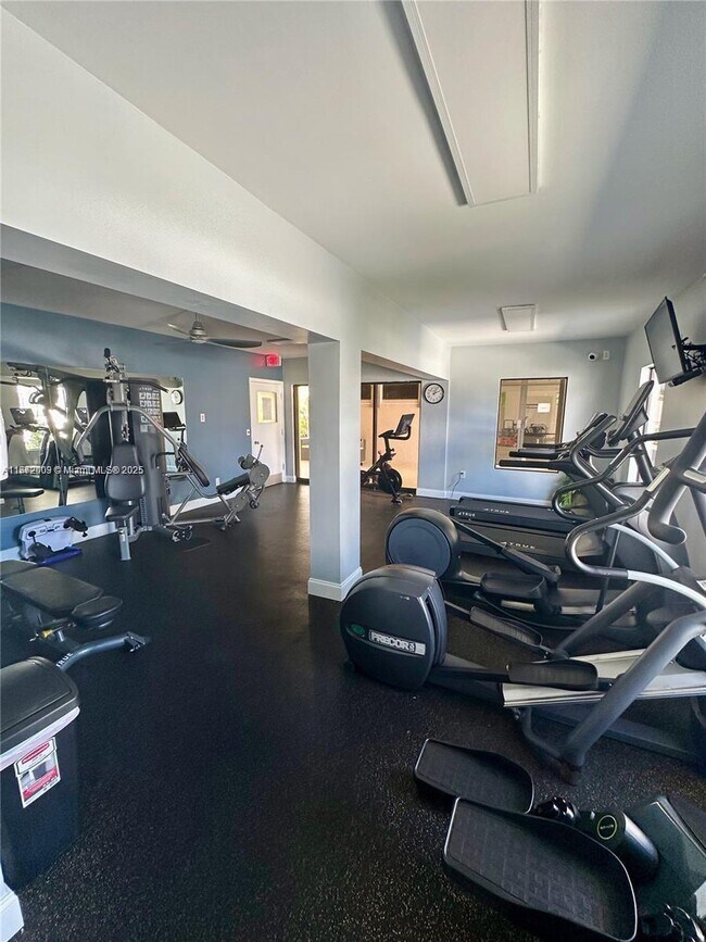 Building Photo - 240 Captains Walk