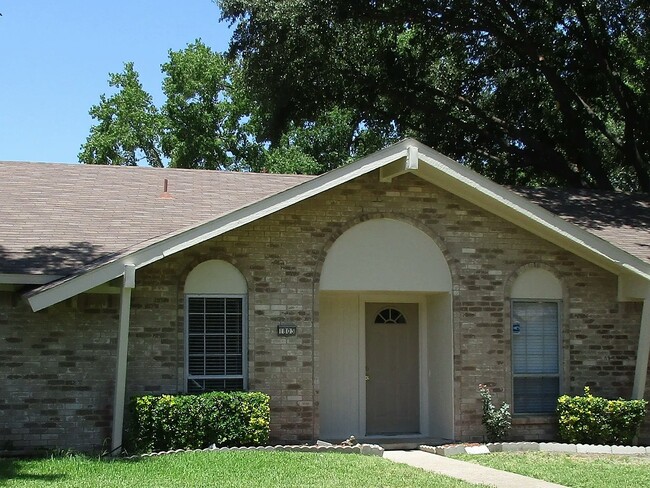 Building Photo - 1803 Richland Dr