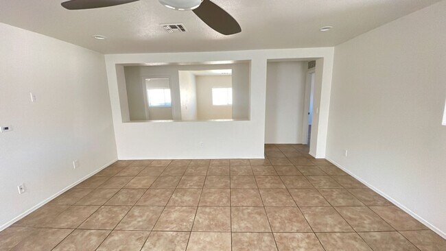Building Photo - Cozy 3 bedroom home in Surprise!