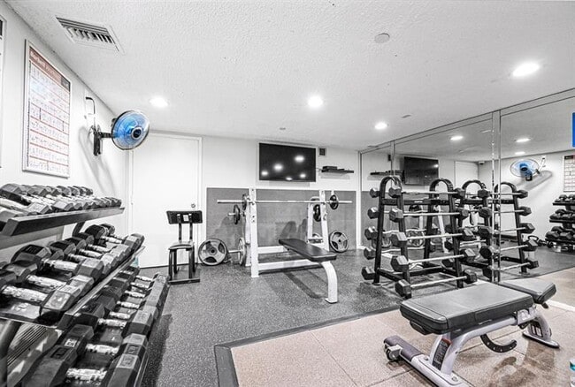 Building Photo - 3301 S Ocean Blvd