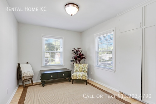 Building Photo - 5906 W 75th Terrace