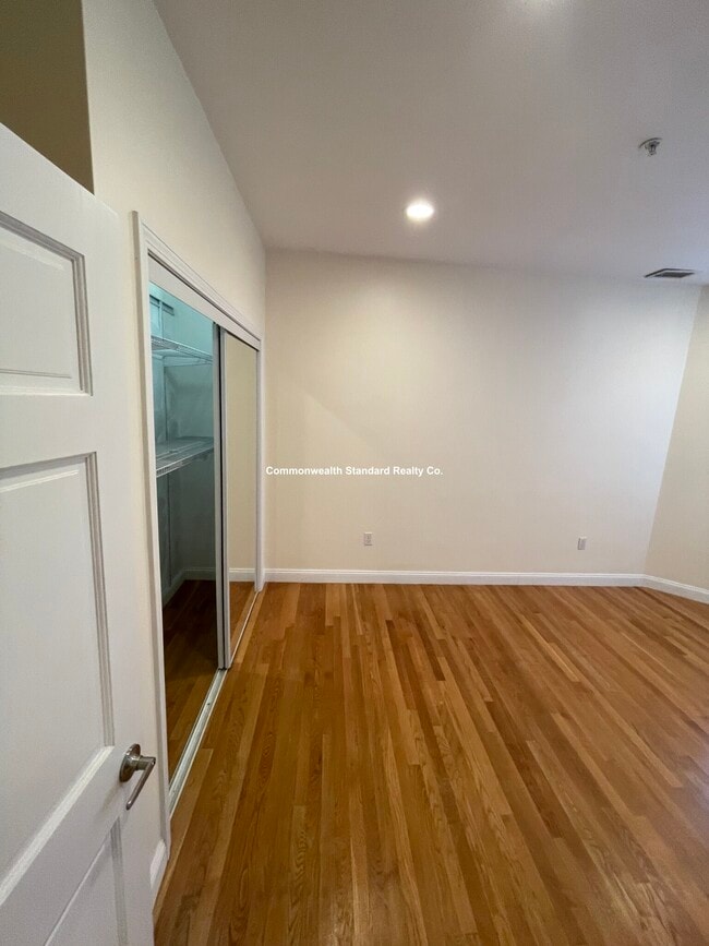 Building Photo - 1801 Beacon St