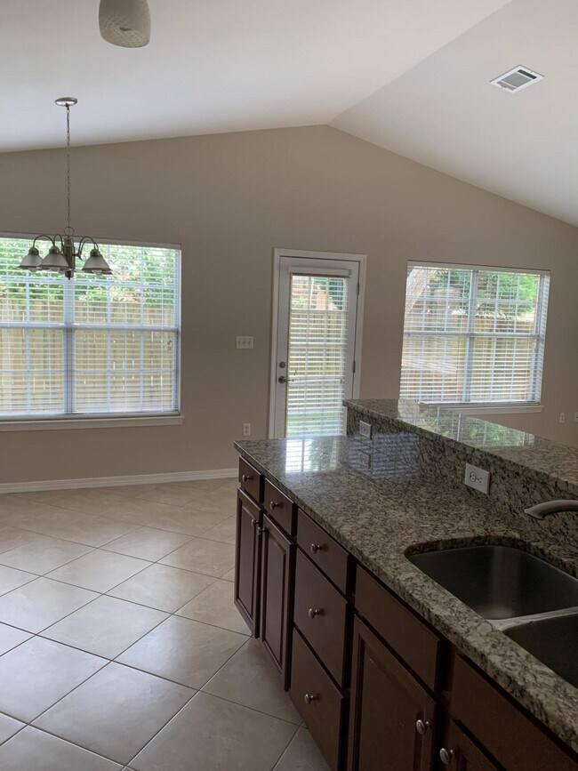 Building Photo - 4650 Windstarr Dr