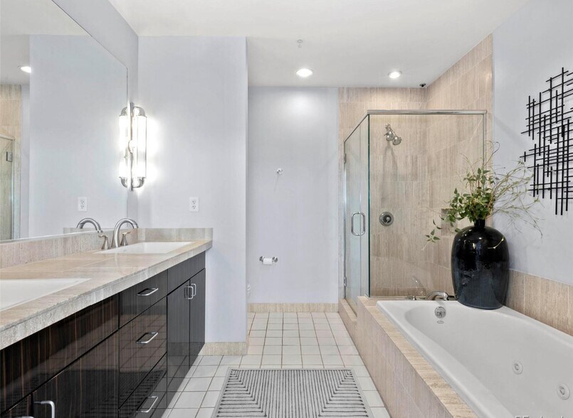 Building Photo - 1401 Delgany St