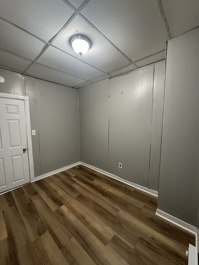 Building Photo - 6 Laurel Hill Ln